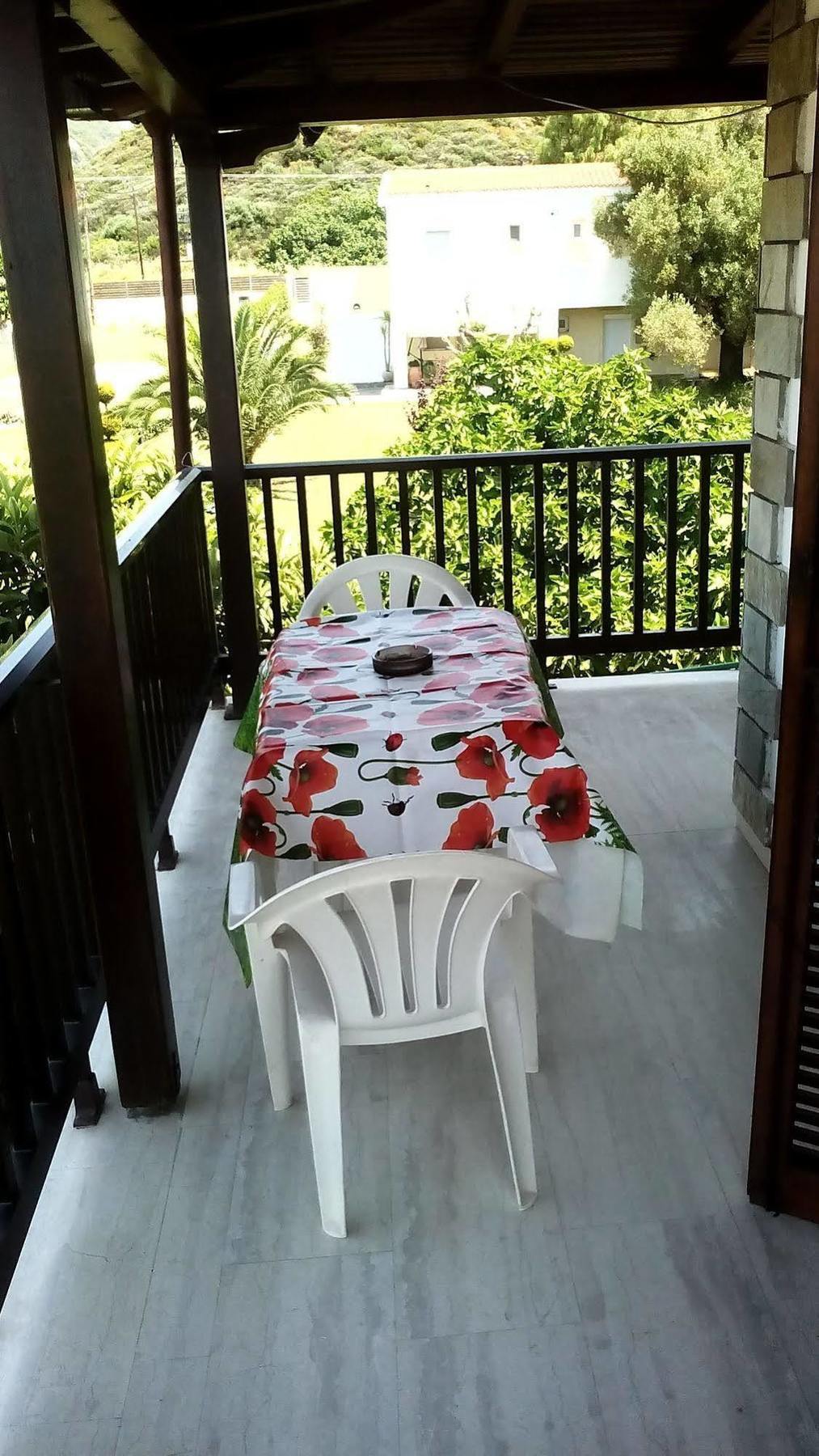 Nireas Apartment เนอา สกีโอนี ภายนอก รูปภาพ